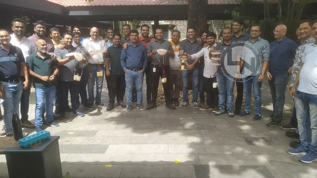 corporate team experiential learning activity scavenger hunt